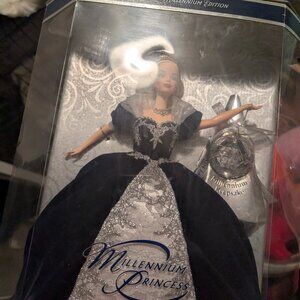 2000 New in Box Gorgeous Millennial Barbie!